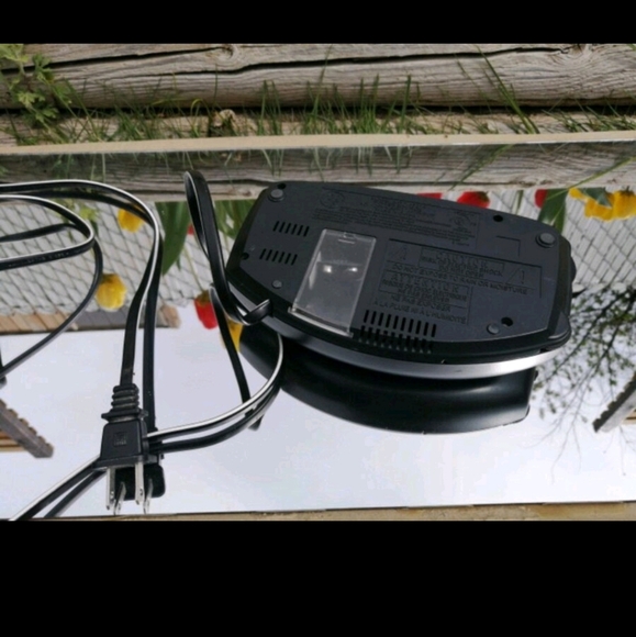 Alarm clock - Picture 2 of 3